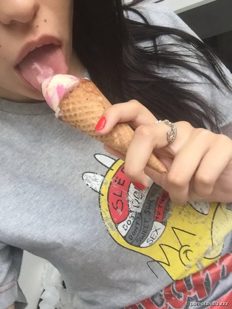 Amigas que gostam de uma festinha - Foto 231023