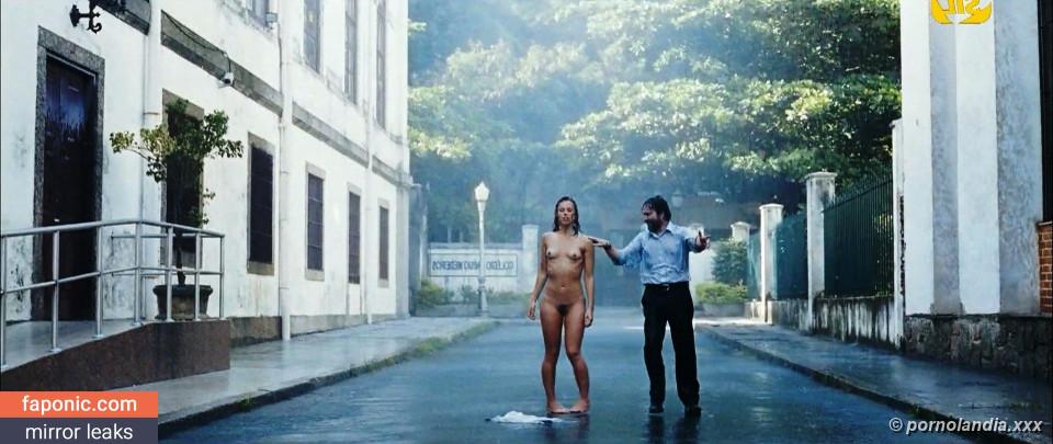 Paolla Oliveira nua em flagras e poses sensuais - Foto 242803