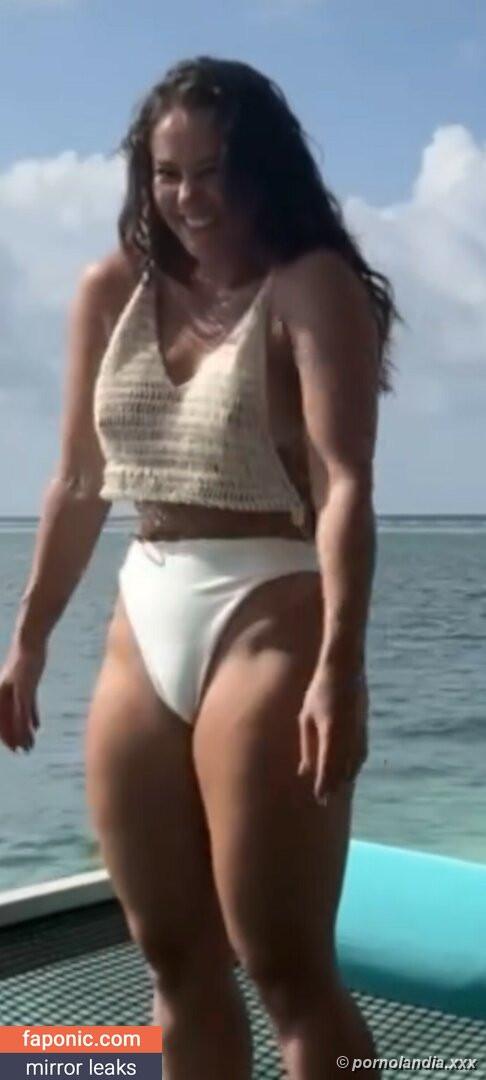 Paolla Oliveira nua em flagras e poses sensuais - Foto 242884
