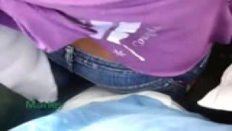 Encoxando uma gostosa de pau duro em show