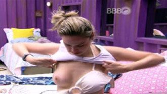 Ana Paula Do BBB16 Pagando Peitinho Pelada Nua