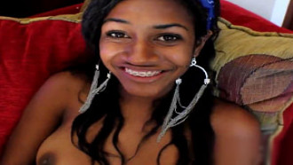 Mulata novinha em video porno mamando gostoso