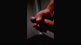 Esposa com amigo no quarto e o corninho só escutando