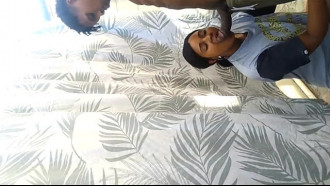 Chupando o primo escondida no quintal